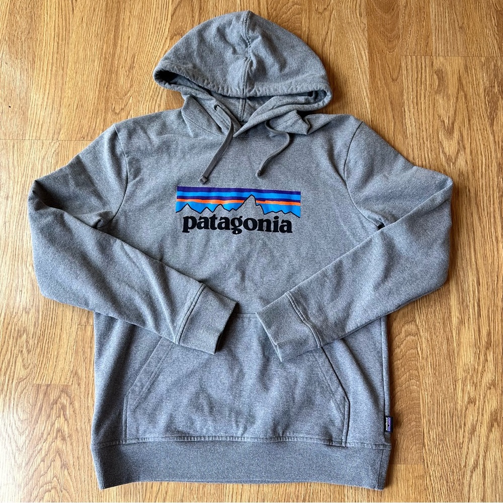 Patagonia P-6 Logo Uprisal Hoody size Medium regular fit